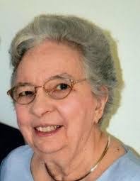 Mae Knox's Instagram, Twitter & Facebook