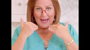 What's In Laura's Hand Bag