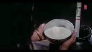 Main dhoondta hun jise woh jahaan nahin milta, nayi zameen naya aasmaan nahin milta. Aare Aare Kab Se Khada Hoon Main Yahan Tu Kitni Der Se Youtube