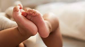 Listen to the best of hindi baby shower songs and welcome the beautiful new arrival in your life. Indian Origin Woman In Us Gives Birth While Bathing Panics And Throws Newborn Out Of Window Viral News Zee News