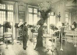Les Createurs De La Mode 1910 56 Salon De Vente Chez Modiste De Madame Georgette Hats Vintage Hat Shop Antique Hats