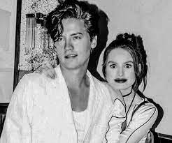Cole Sprouse And Madelaine Petsch Libros Buenos Decoracion De Cuadernos