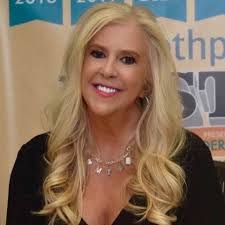 Tara Nelson's Instagram, Twitter & Facebook