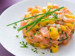 Tartare De Saumon Mangue Et Ciboulette Recettes Recette Tartare De Saumon Recette Tartare De Saumon Mangue Tartare De Saumon