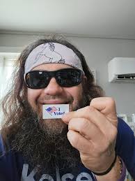 Let's vote for DEANNA WONG! 💟 Vote by reacting