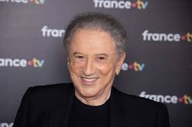 Michel Drucker retrouvé dans son lit après un coma éthylique