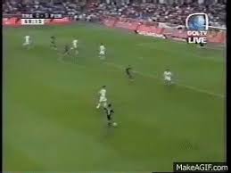 Pumas enfrentó al real madrid en el torneo santiago bernabéu el 31 de agosto del 2004 y lo derrotó con gol de israel castro. Pumas 1 Real Madrid 0 On Make A Gif