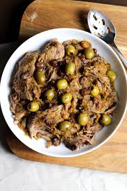 You'll want to remove the roast from the oven when its internal temperature reaches 110º, which for a 5lb roast should take about 1 hour. Alton Brown S Slow Cooker Paleo Pot Roast Worthy Pause