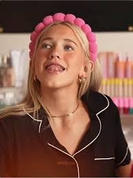 Eloise Kemp's Instagram, Twitter & Facebook