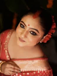 A Pre wedding story with a simple elegant and soft makeup look. You can  contact me to make yourself look beautiful and elegant