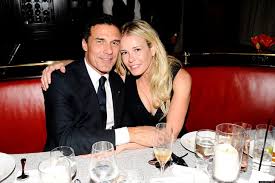 Wherever chelsea handler travels, one thing is certain: Chelsea Handler Young Brother Manzel Cista Hodnota