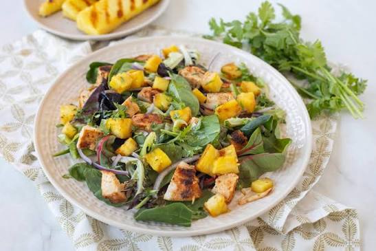best ensalada de pollo y ananas near me