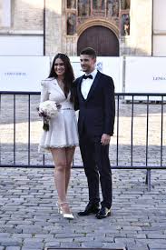 Lte alle mitspieler zusammen, einen sichtschutz zu bilden und tröstete eriksens freundin minutenlang. Wags Wedding Explore Tumblr Posts And Blogs Tumgir