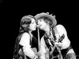 Bob dylan and joan baez with protest sign, newark, new jersey, 1964. Inside Bob Dylan S Rolling Thunder Revue A Floating Ship Of Crazies Uncut