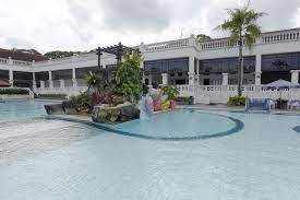 Tanjong puteri golf resort'ta konaklarken, pasir gudang'ın sunduğu zengin deneyimlerin tadını doyasıya çıkaracağınızı umuyoruz. For Your Unlimited Resort Experience You Won T Find Any More Enchanting Destination Than Tanjong Puteri Golf R Olympic Size Pool Golf Resort Beautiful Gardens