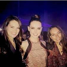 Daisy Ridley And Her 2 Sisters Album On Imgur Daisy Ridley Celebrity Siblings Star Wars