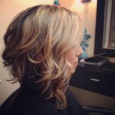 10 Stylish Wavy Bob Hairstyles For Medium Short Hair Popular Haircuts Hair Styles Wavy Bob Hairstyles Thick Hair Styles