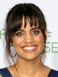 Natalie Morales Pictures