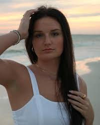 Marissa Wadsworth's Instagram, Twitter & Facebook