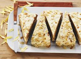 Mandeltorte Mit Cremefullung Rezept Lebensmittel Essen Mandeltorte Torten