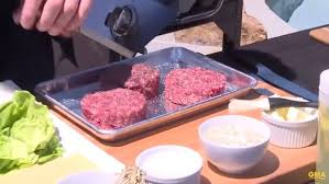 Susun daging dan balik kan selepas beberapa minit. Cara Bikin Burger Yang Enak Dan Juicy Dari Gordon Ramsay