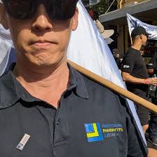 Hey!, i have this dongle for the ps2/ps3 was wondering what guitar goes to  it looking to buy a guitar to connect the dongle too thanks.🙏🏽