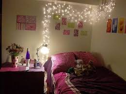 In any case, thanks to the wide array of led, c9, c6 and mini options we offer, you'll have no problem finding plenty of indoor christmas light sets that are just your style. 66 Inspiring Ideas For Christmas Lights In The Bedroom