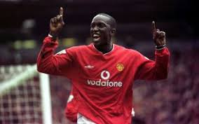 Former manchester united star dwight yorke has branded gareth southgate a disgrace for his disrespectful treatment of england striker wayne rooney. Dwight Yorke 20 Years On From His Arrival The Smile Goals And Struggle For Consistency