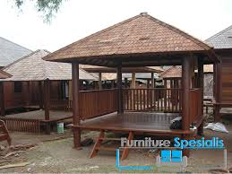 Rumah bambu dua tingkat sumber gambar rumah bambu ini menjadi tempat tinggal terbaik anda jika lokasi t Proses Pembuatan Gazebo Dari Bambu Cek Bahan Bangunan