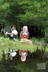 Foto pre wedding outdoor casual di telaga menjer wonosobo jawa tengah | foto prewedding yuni+rico. Fotografer Pernikahan Wedding Yogyakarta Indonesia Via Prewedding Casual Hijab Romantis Islami
