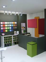 Our Showroom In Paris Tiendas Decoracion Pinturerias Disenos De Unas