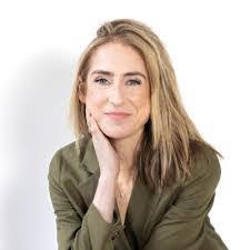 Carrie Bechtel's Instagram, Twitter & Facebook