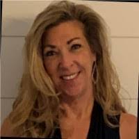 Lisa Bourn's Instagram, Twitter & Facebook