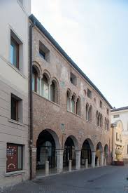 Located in the heart of treviso, this hotel is steps from palazzo dei trecento, piazza dei signori, and loggia dei cavalieri. La Casa Dei Carraresi Treviso Dal 5 Al 19 Luglio 2018 Fondazione Giulia Sillato