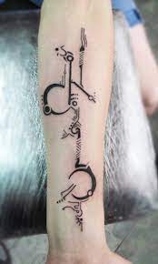 Such A Cool And Super Unique Tattoo In Black Ink Tattoos Totem Tattoo Tattoos For Guys