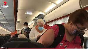 Travellers Abandon Jetstar Flight Moments Before Take Off To Brisbane After Lockdown Announced Daily Mail Online