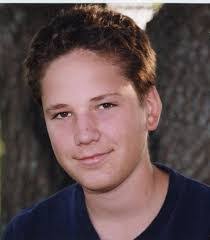 Simona Bennett's Instagram, Twitter & Facebook