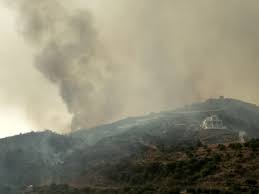 Εφιαλτικές διαστάσεις παίρνει η πυρκαγιά στην μάνη, καθώς σύμφωνα με πληροφορίες του fly, η φωτιά τώρα προσεγγίζει την παραλία μαυροβουνίου. Hm4nkv4z1vurgm