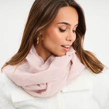 Foulard bords à franges fines rose clair femme