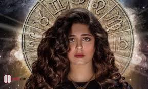 هذا المقال يتضمن أسماءً أعجمية تتطلب حروفاً إضافية (پ چ ژ گ ڤ ڠ).لمطالعة نسخة مبسطة، بدون حروف إضافية. Ù…Ù† Ù‡ÙŠ Ù…Ø§ÙŠØ§Ù† Ø§Ù„Ø³ÙŠØ¯ ÙˆÙ…Ø§ Ù‚ØµØ© Ø®Ø·ÙˆØ¨ØªÙ‡Ø§ Ù„Ø®Ø§Ù„Ø¯ Ø£Ù†ÙˆØ± ÙˆÙŠÙƒÙŠ Ù…ØµØ±