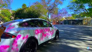 If you have or are a child, you're probably familiar with jojo siwa, the dance moms performer turned pop star, youtube personality and nickelodeon actress behind tween hits like boomerang and kid in a candy store.. Tesla Owner Graffitis Own Car For Bizarre Unicorn Wrap