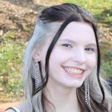 Savannah Ledbetter's Instagram, Twitter & Facebook