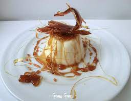 A tal proposito vi illustreremo come fare il caramello in casa , sia quello più duro (secco), che quello morbido, diluito con acqua, seguendo la nostra ricetta passo. Panna Cotta Al Caramello Come Fare Il Caramello