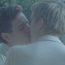 13 Reasons Why​'s Justin & Alex share a kiss in this short film