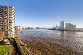 Its enviable location means that you can be in any part of the capital in a matter of minutes and with the ultimate in convenience. New Providence Wharf Stunning New Riverside Homes To Buy Or Rent