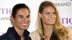 Julio iglesias wife and family. Photo Video Julio Iglesias Jr Is Divorcing Charisse Verhaert After Eight Years Of Marriage The Toughest Fight Will Be For Custody Of The Dog Molly