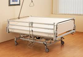 Procuity ist ein vielseitiges bett mit niedriger einstiegshöhe. Lagerungsbett Dekubia Muller Muhle Pflegebetten
