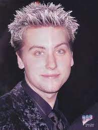 The 15 Most Important Men S Hairstyles Of The 90s 90s Hair Men 90s Hairstyles Men 90s Hairstyles