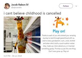 Heartbreaking Photo Of Toys R Us Mascot Geoffrey The Giraffe Leaving A Deserted Store Goes Viral Express Digest