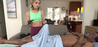 Black guy gets a boner during massage and masseuse blows him -  PornoMovies.com